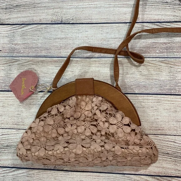 Vegan Beaumont Meadows Crossbody Bag from Ruche - Picture 2 of 7